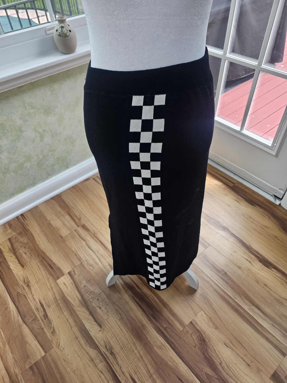 Source Unknown Black Pencil Skirt with White Checker Stripe - Picture 2 of 7